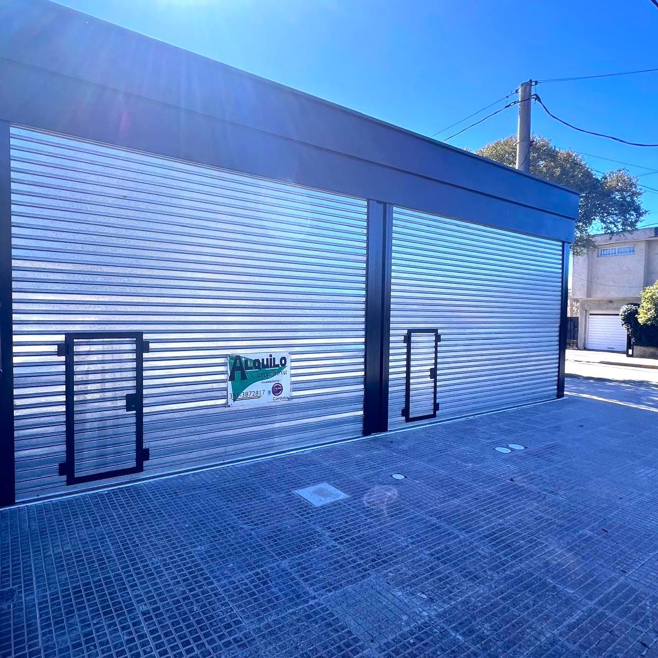 Solo quedan dos  locale para Alquilar uno frente a la Plaza y otro a la vuelta , ya se fue un LOCAL  y el Depto de 2 dormit. 