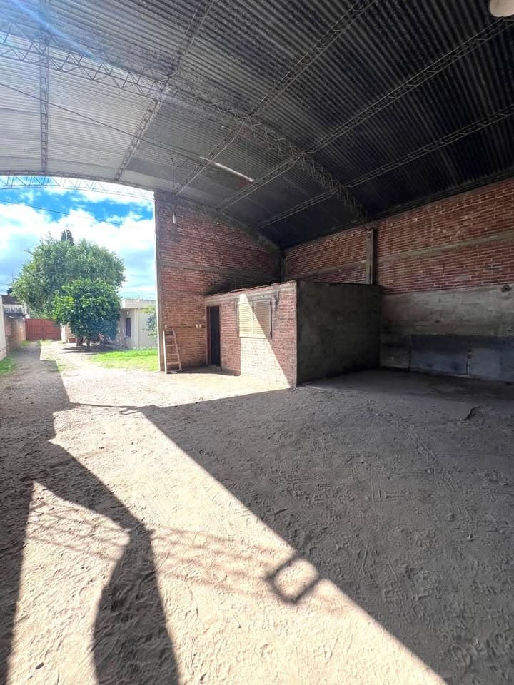 Ver foto 5 de Galpon semicubierto -solo para deposito sobre Av Don Bosco 5200