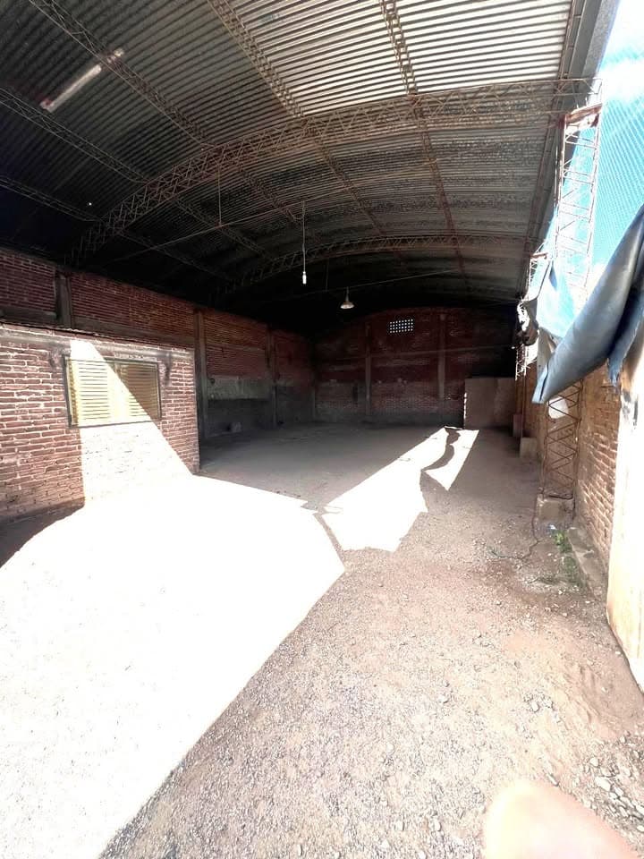 Ver foto 3 de Galpon semicubierto -solo para deposito sobre Av Don Bosco 5200